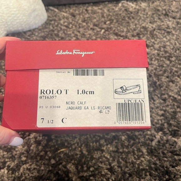 Ferragamo Loafers, excellent condition, worn once. Size 7 1/2. - Picture 2 of 7